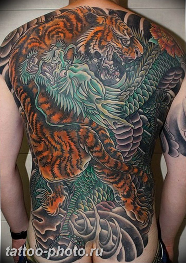 фото тату тигр и дракон 07.12.2018 №095 - tattoo tiger and dragon - tattoo-photo.ru